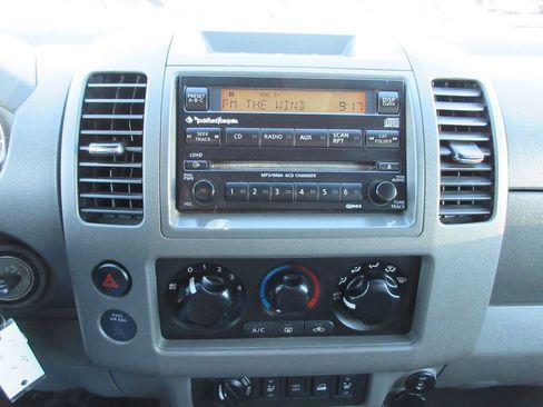 Used 2008 Nissan Frontier LE w/ Leather Pkg image 30