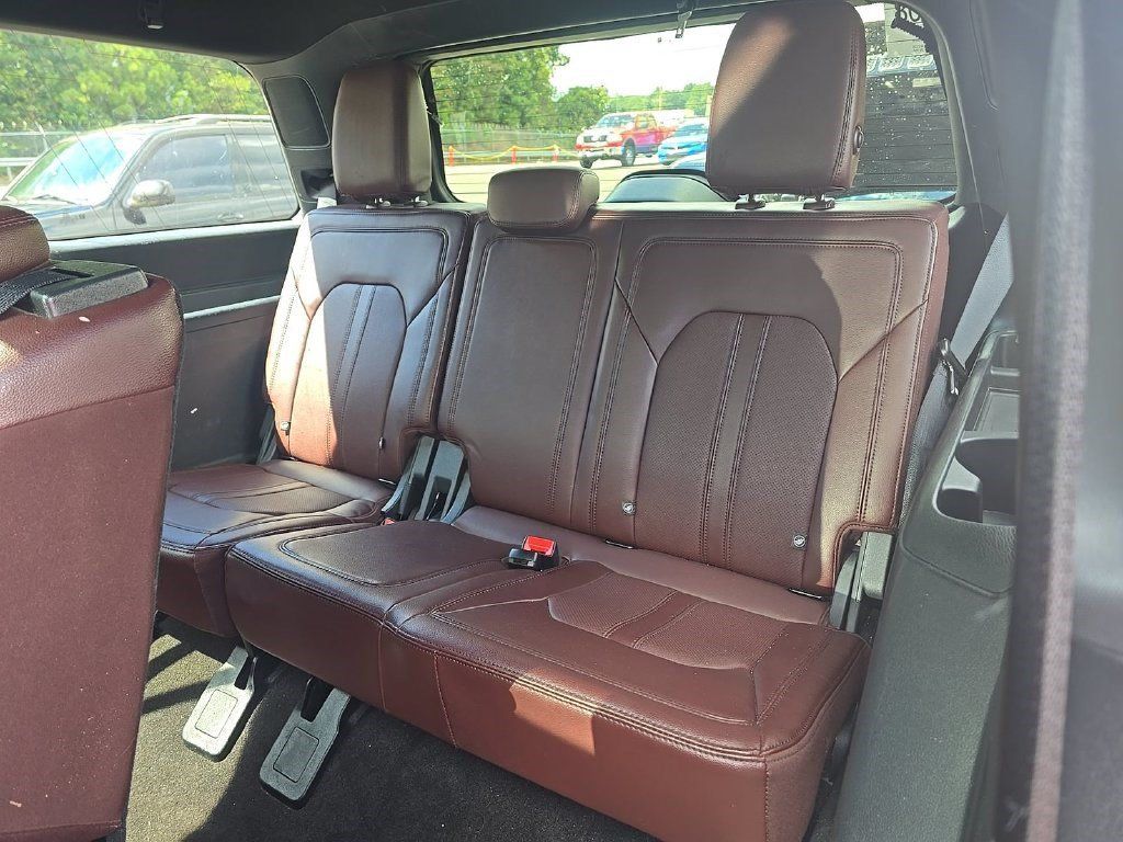 Used 2023 Ford Expedition Limited AWD/4WD image 14