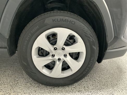 Used 2025 Toyota RAV4 LE AWD/4WD image 13