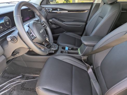 Certified 2026 Kia Seltos SX w/ SX Sunroof Package image 25