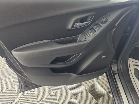 Used 2018 Chevrolet Trax Premier w/ Midnight Edition image 12