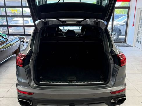 Used 2016 Porsche Cayenne AWD/4WD image 14