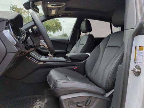 Certified 2026 Audi Q8 Premium Plus w/ Premium Plus Package AWD/4WD image 17