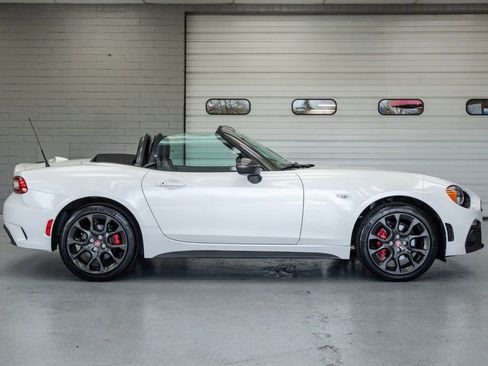 Used 2020 FIAT 124 Spider Abarth w/ Convenience Group image 3