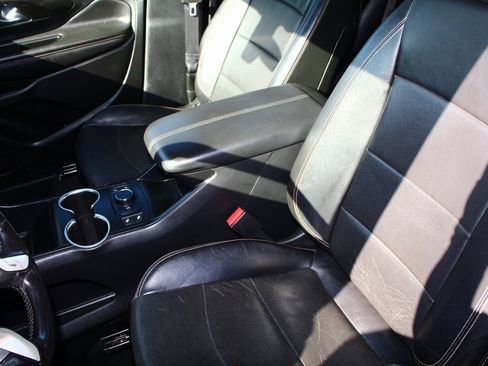 Used 2019 GMC Terrain SLT w/ Preferred Package image 3