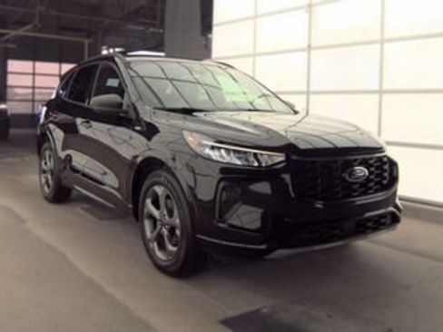 Used 2024 Ford Escape ST-Line w/ Tech Pack #1 AWD/4WD image 4