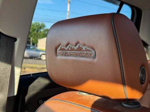 Used 2019 Chevrolet Traverse High Country AWD/4WD image 23
