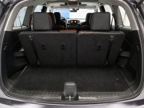 Used 2022 Honda Pilot Touring image 14