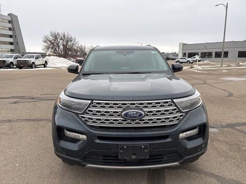 Used 2023 Ford Explorer Limited w/ Limited Technology Package image 4