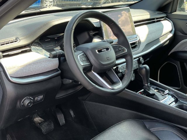 Used 2023 Jeep Compass Latitude AWD/4WD image 12