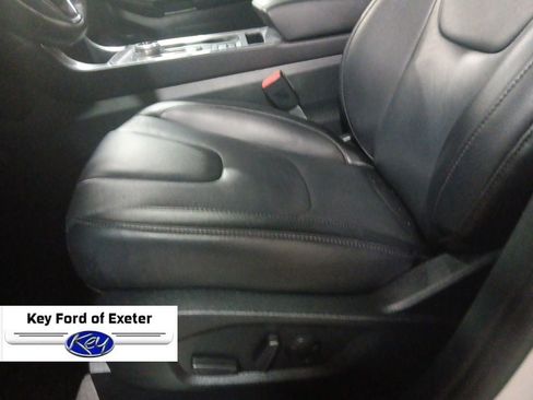 Used 2021 Ford Edge Titanium image 22