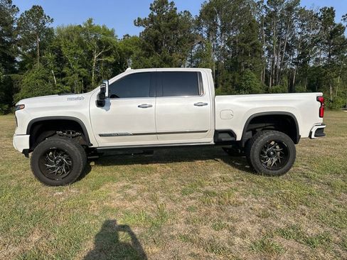 Used 2024 Chevrolet Silverado 2500 High Country w/ High Country Premium Package AWD/4WD image 8