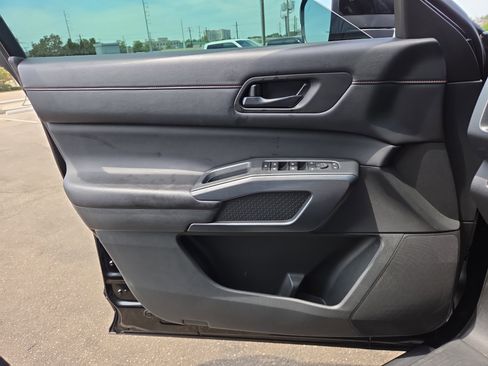 Used 2024 Nissan Pathfinder Rock Creek AWD/4WD image 19