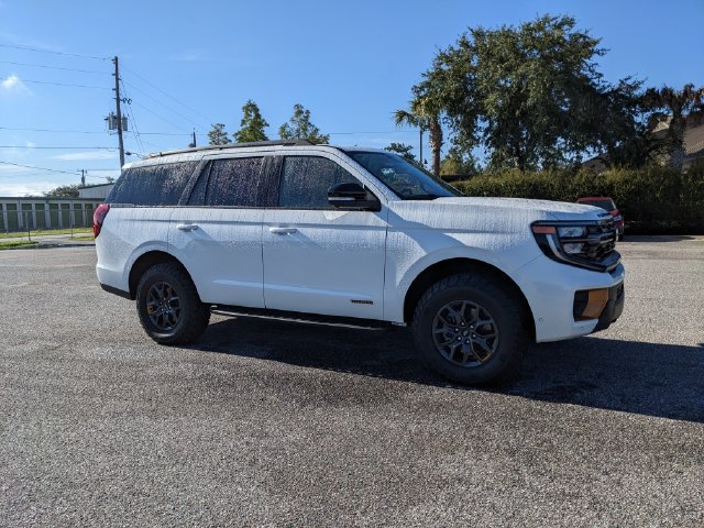 Used 2025 Ford Expedition Tremor AWD/4WD image 2