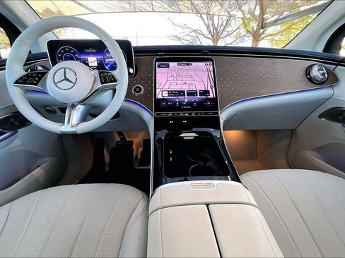 Certified 2024 Mercedes-Benz EQE 350+ 4MATIC SUV w/ AMG Line Exterior Package image 15