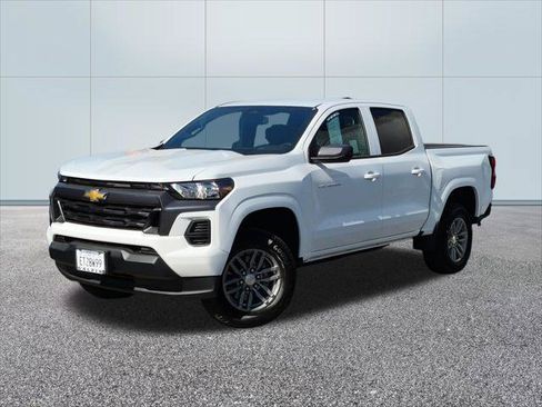 Used 2026 Chevrolet Colorado LT RWD image 1