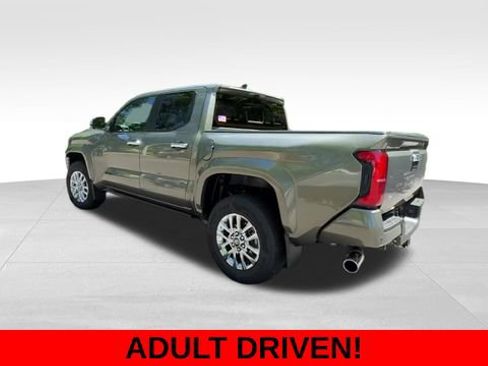 Used 2025 Toyota Tacoma Limited AWD/4WD image 2