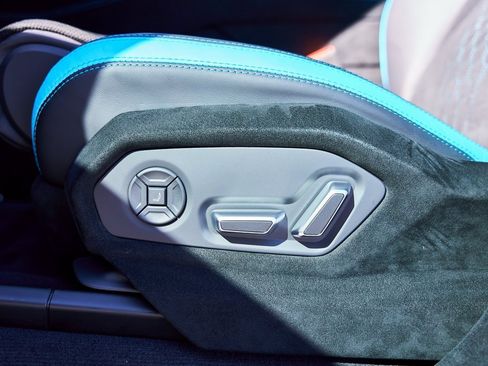 Used 2024 Lamborghini Urus Performante image 44