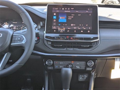 New 2026 Jeep Compass Latitude image 18