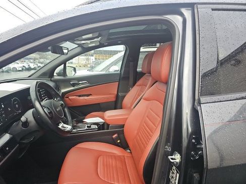 Used 2024 Kia Sportage SX image 13