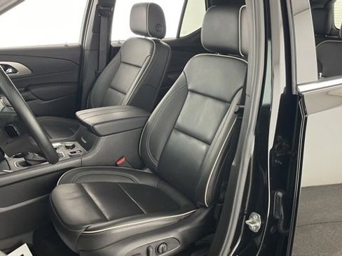 Used 2023 Chevrolet Traverse Premier image 33