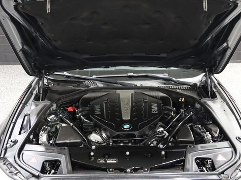 Used 2015 BMW 550i xDrive M Sport Executive Package 4dr image 14