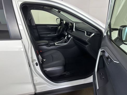 Used 2025 Toyota RAV4 LE AWD/4WD image 20