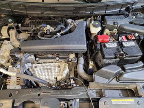 Used 2018 Nissan Rogue SV FWD image 30