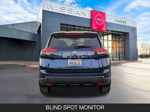 Certified 2025 Nissan Rogue SV image 10