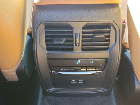 Certified 2025 BMW 330i Sedan w/ Convenience Package image 11