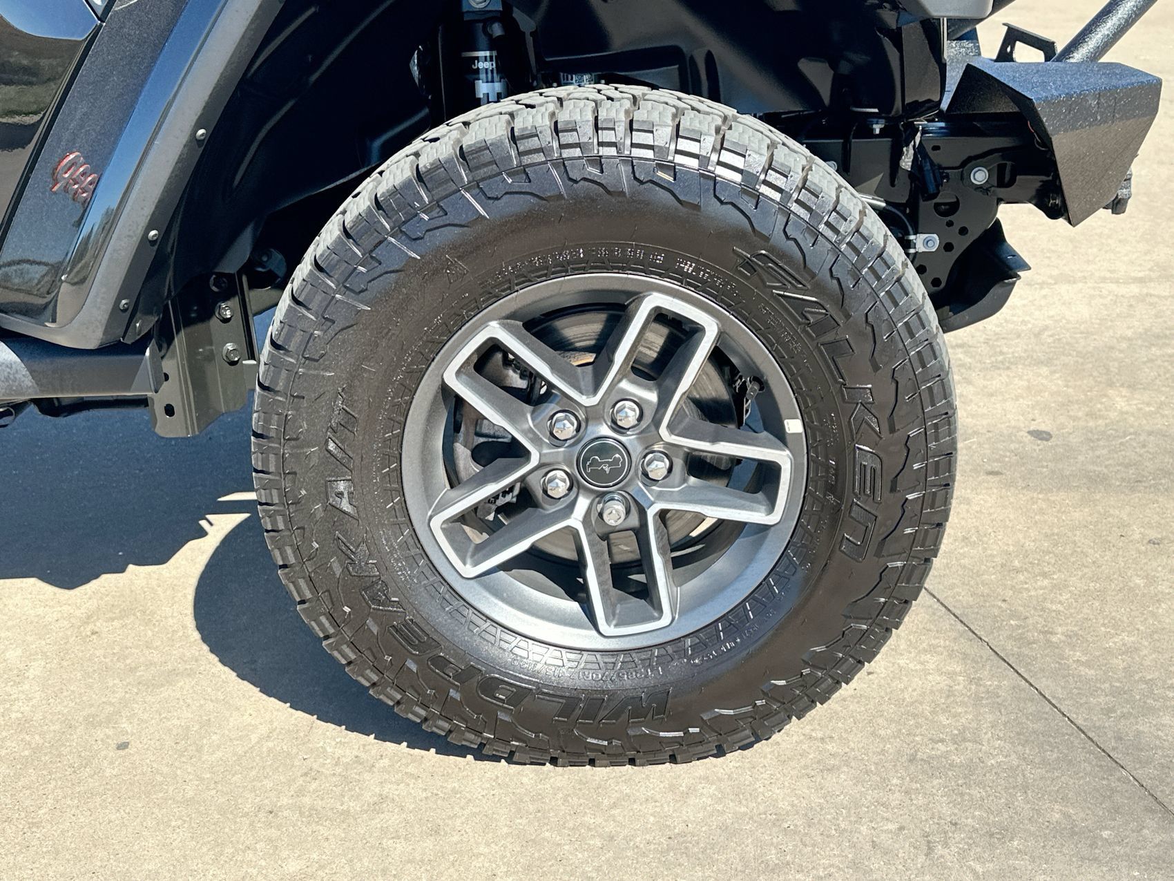 Used 2025 Jeep Gladiator Mojave AWD/4WD image 10