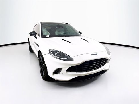 Used 2022 Aston Martin DBX AWD/4WD image 32