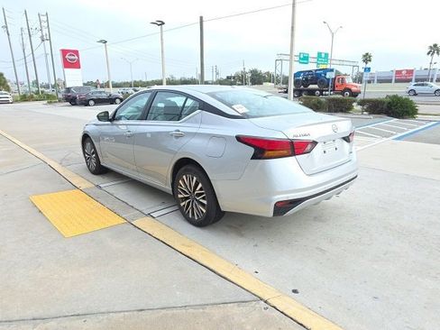 Used 2025 Nissan Altima 2.5 SV image 7