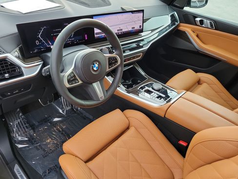 Used 2025 BMW X5 xDrive40i w/ M Sport Package AWD/4WD image 24