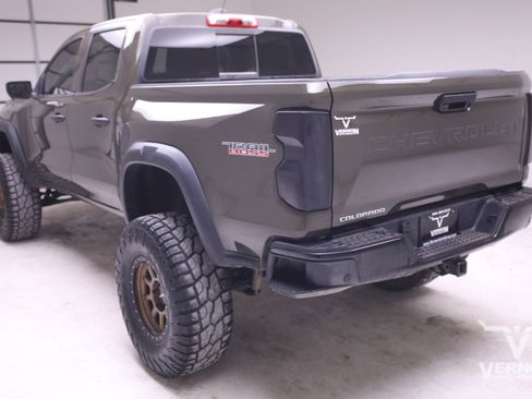 Used 2023 Chevrolet Colorado Trail Boss w/ Technology Package image 3