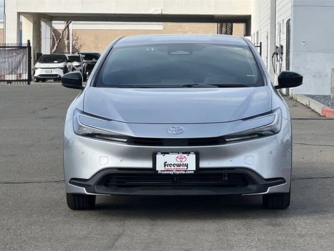 Used 2025 Toyota Prius LE image 11