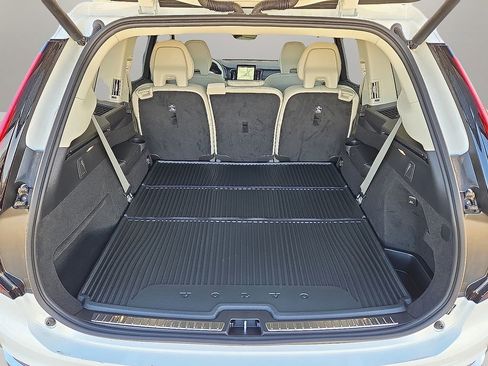 New 2026 Volvo XC90 B6 Ultra image 13