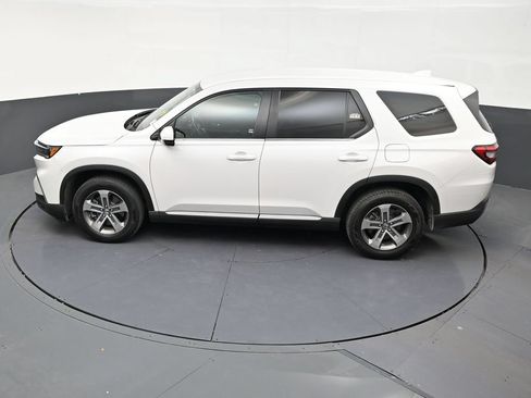 Used 2025 Honda Pilot EX-L image 13
