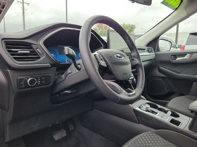 Used 2023 Ford Escape Active w/ Tech Pack #2 FWD image 6