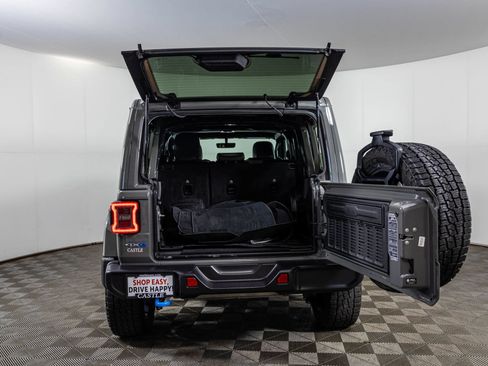 Used 2022 Jeep Wrangler Unlimited Sahara w/ Cold Weather Group AWD/4WD image 41