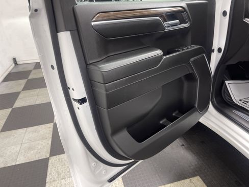 Used 2024 Chevrolet Silverado 1500 LT w/ Z71 Off-Road Package image 10