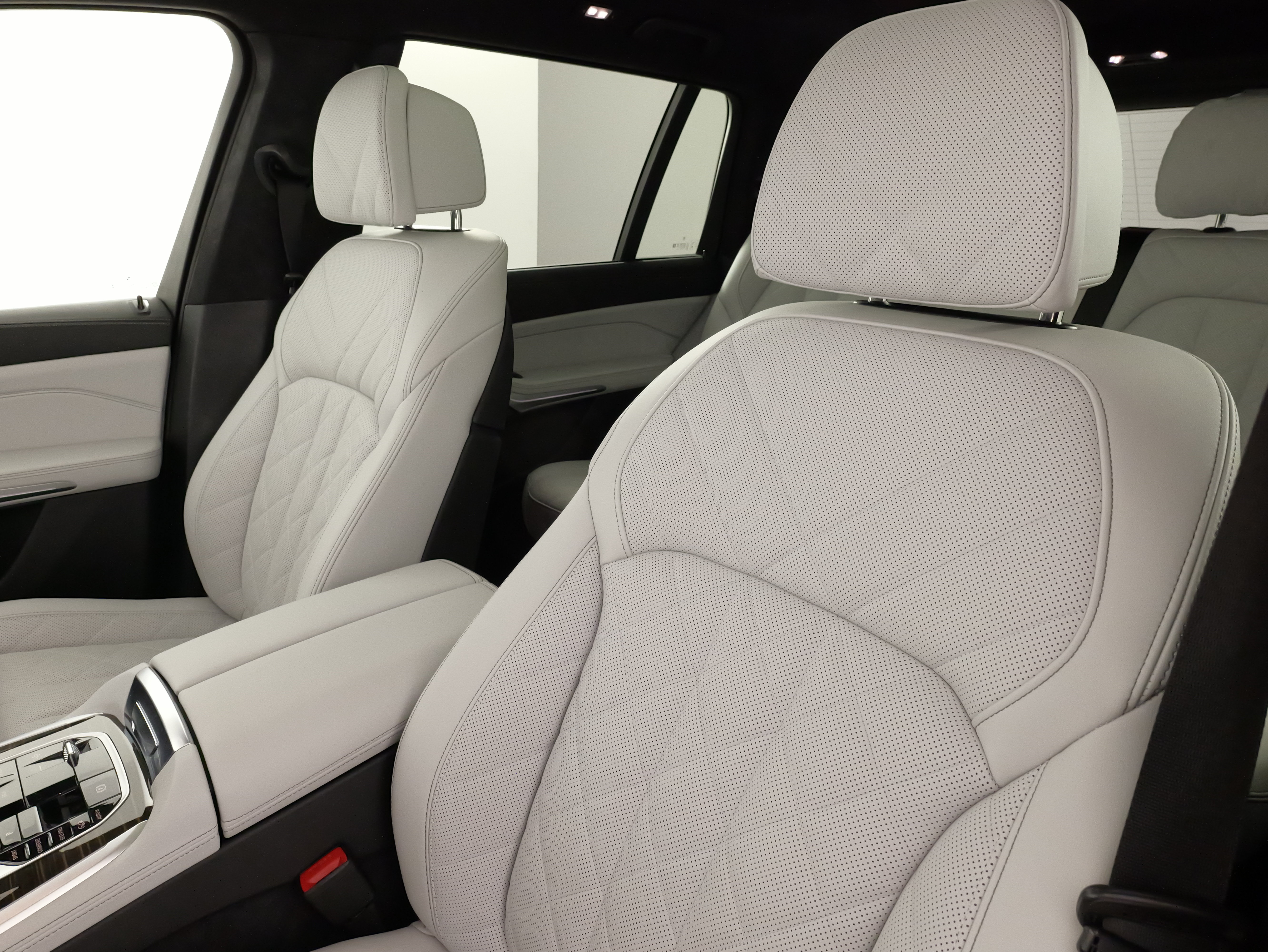 Used 2026 BMW X7 xDrive40i AWD/4WD image 29
