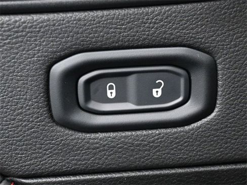 Used 2023 Jeep Gladiator Rubicon w/ Cold Weather Group image 11