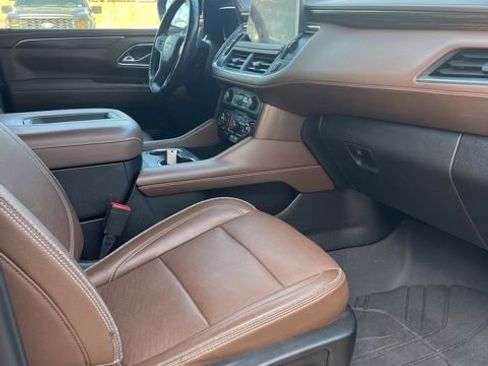 Used 2023 Chevrolet Suburban High Country w/ Advanced Technology Package image 12