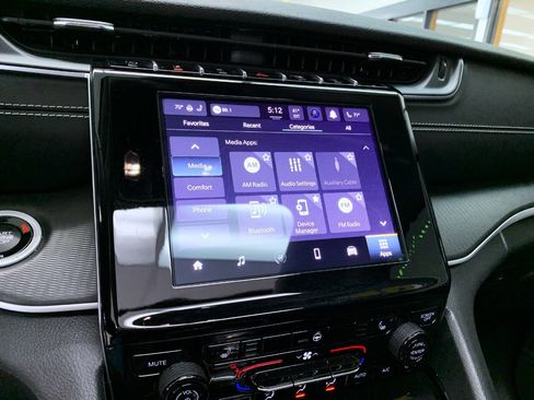 Used 2023 Jeep Grand Cherokee Laredo w/ Luxury Tech Group I image 16