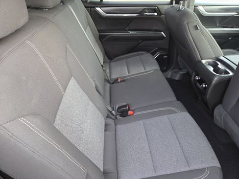 Used 2025 GMC Acadia Elevation image 23