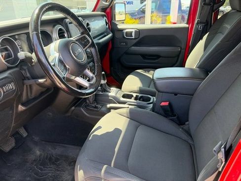 Used 2020 Jeep Wrangler Unlimited Sahara w/ LED Lighting Group AWD/4WD image 9