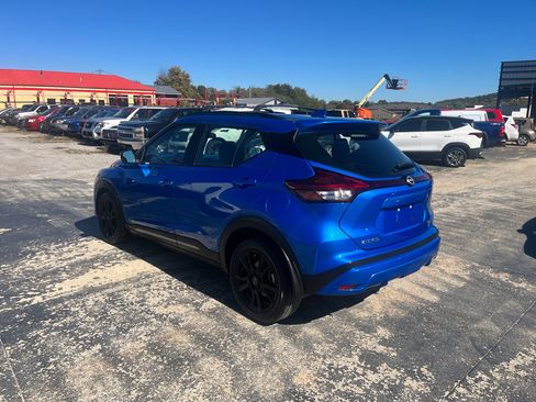 Used 2023 Nissan Kicks SR image 5