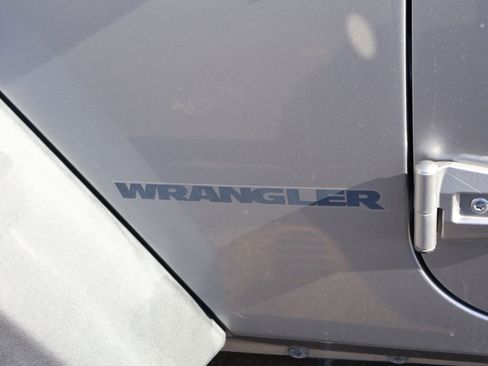 Used 2017 Jeep Wrangler Sport AWD/4WD image 8