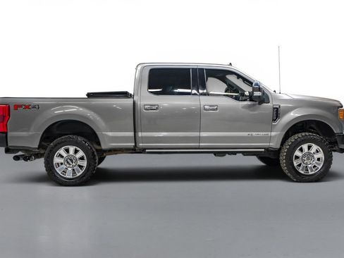 Used 2019 Ford F250 Platinum w/ Platinum Ultimate Package AWD/4WD image 5